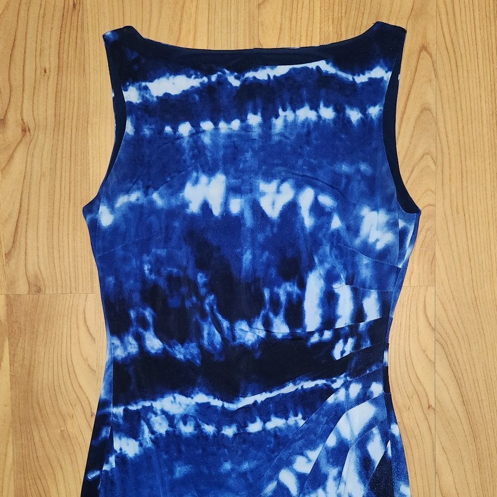 ANNE KLEIN DRESS SIZE 4 STRETCH SLIMMING BLUE AND WHITE SLEEVELESS TIEDYE || EUC - Picture 4 of 11